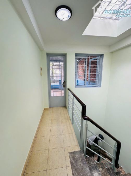 Hẻm đẹp giá rẻ, 56m2, 2Tầng, 3PN, 2WC, thông ra Phạm Hữu Lầu, Chỉ 3.7T
