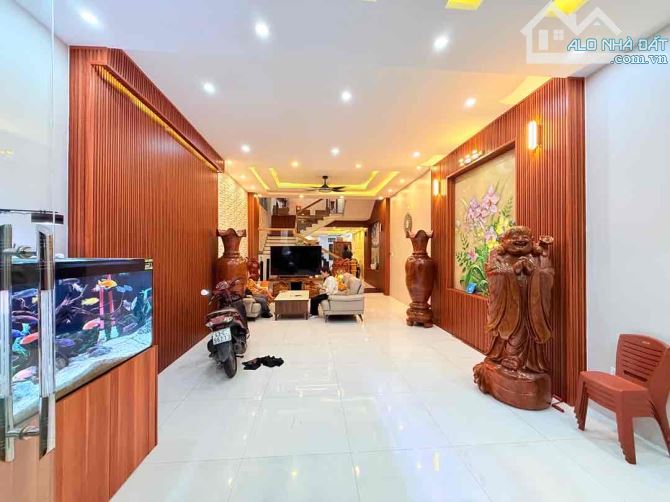 Bán Nhà Mặt Tiền Phạm Hùng - 3 Tầng - View Công Viên - 118m2 - Mới Ở Ngay - 8Tỷ7.