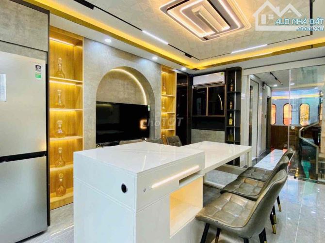 64m Đường 6m Tân Hưng Q5 ( 4 * 16 ) 2 Tầng 11 Tỷ