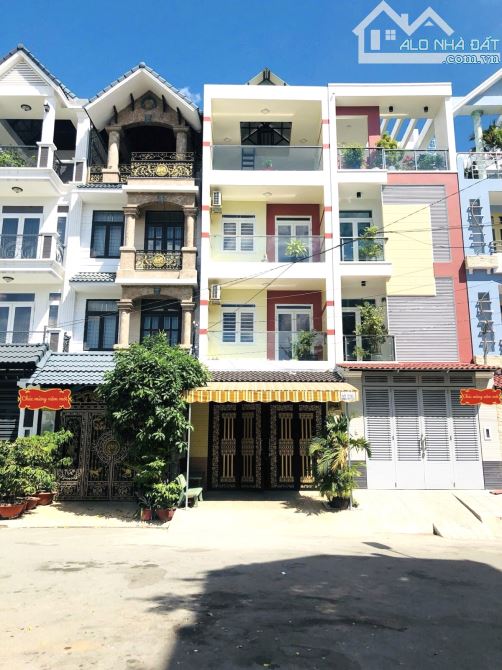 BÁN NHÀ MẶT TIỀN QUẬN 6 - 4 TẤM MỚI ĐẸP - KHU BÌNH PHÚ - CÓ VỈA HÈ RỘNG RÃI - 13.8 TỶ