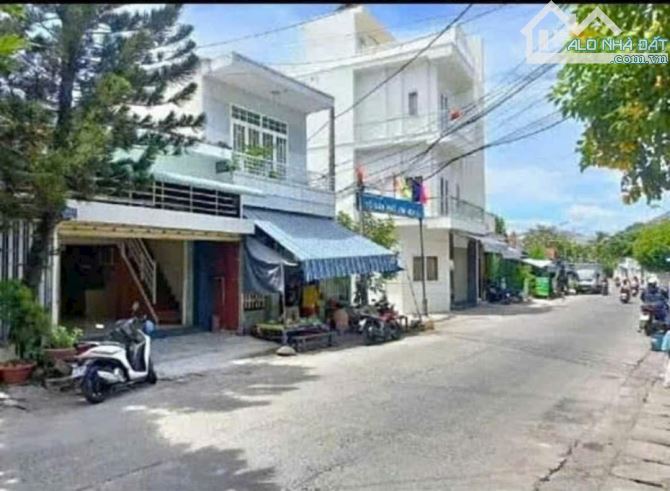 Bán Nhà 2 tầng mặt tiền đường Ngô Đến , phường Ngọc Hiệp ,Nha Trang Dt : 71m2 giá 2ty950