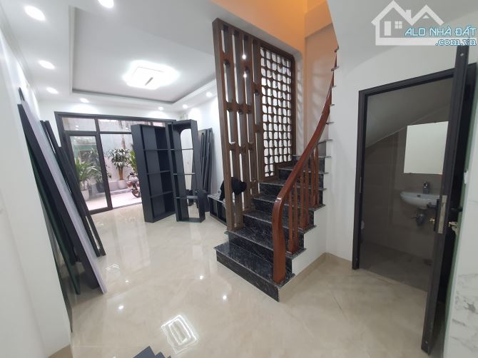 Lô góc Vạn Ứng – Đống Đa, 2 thoáng, 50m ô tô, 48m 6 tầng TM 3.9m mặt, Giá 11.6 tỷ.