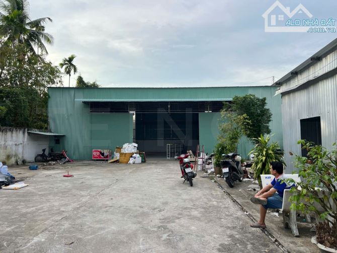 Kho xưởng bãi 1.000m² có 2 kho xây dựng 300m² có điện 3 pha, gần cầu Bình Thuỷ