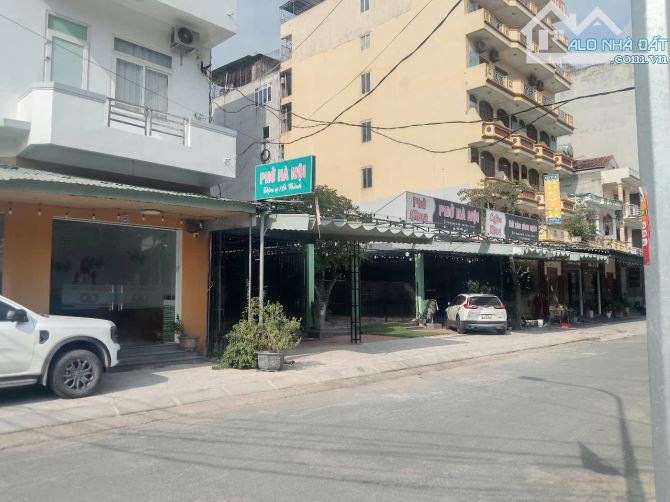 BÁN GẤP ĐẤT ĐƯỜNG NGUYỄN SƯ HỒI CÁCH BIỂN CỬA LÒ 50M: 6,5 x 20 = 120m2 x 3 LÔ - 1