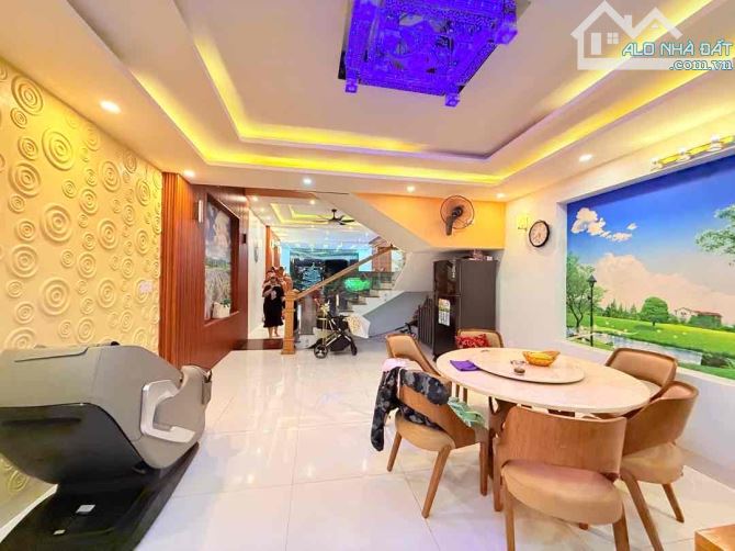 Bán Nhà Mặt Tiền Phạm Hùng - 3 Tầng - View Công Viên - 118m2 - Mới Ở Ngay - 8Tỷ7. - 1