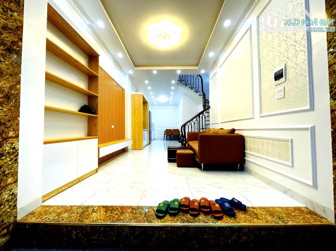 Cần bán nhà Văn Chương Đống Đa 40m2 5 tầng mới chỉ 6.7 tỷ cho thuê - 1