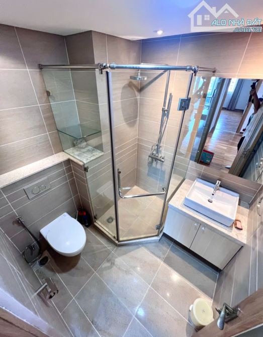 đang cho thuê căn hộ này tại Orient, 3pn, 2 toilet, 90m2...đầy đủ nội thất... Quận 4 - 12