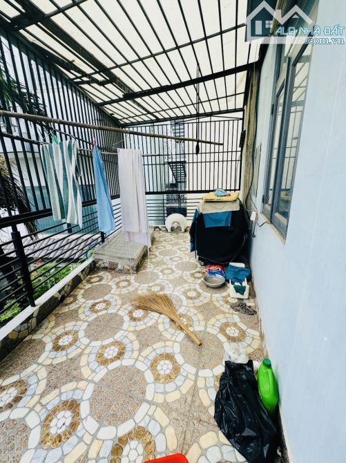 ❌HXH - Ô TÔ ĐỖ CỬA❌86m2 (4.3x 20m)  Ngang 6m - 3 tầng BTCT Nở hậu - N. Văn Quá - 5.x tỷ - 12