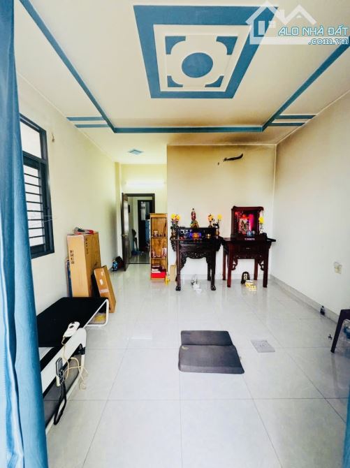 ❌HXH - Ô TÔ ĐỖ CỬA❌86m2 (4.3x 20m)  Ngang 6m - 3 tầng BTCT Nở hậu - N. Văn Quá - 5.x tỷ - 2