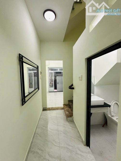 Hẻm đẹp giá rẻ, 56m2, 2Tầng, 3PN, 2WC, thông ra Phạm Hữu Lầu, Chỉ 3.7T - 2