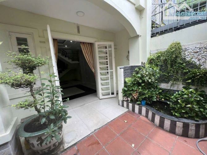 Biệt thự Hòa Hưng, p13, Quận 10, DT 5.5 x 19m, khu cao tầng, 11.5 tỷ - 2
