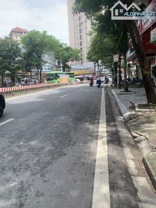 Bán đất mặt phố Lạc Long Quân, Tây Hồ, 2 mặt tiền, 60m2 chỉ 33 tỷ - 2
