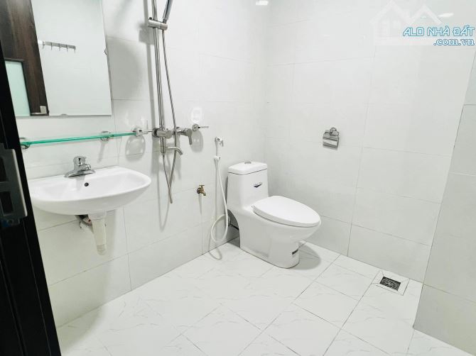 BÁN NHÀ MẶT NGÕ HÀO NAM - ĐỐNG ĐA - NGÕ THÔNG  - 2 THOÁNG - 35M x 5T - CHỈ HƠN 7TỶ - 2