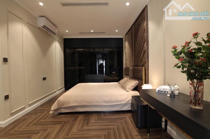 Bán căn hộ 2PN chung cư Royal City, Nguyễn Trãi, 110m2, Full nt nhập. - 3