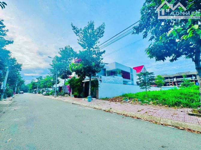 Bán đất biệt thự 460m2 ngang 20m cặp góc Đông Nam hiếm có khu Song Ngữ Lạc Hồng giá 18 tỷ - 3