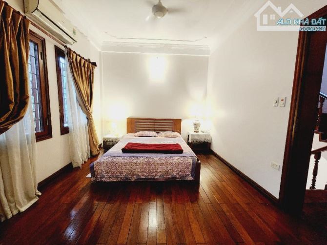 BÁN GẤP NHÀ 5 TẦNG DÂN XÂY HOÀNG QUỐC VIỆT 69m2, 1 NHÀ RA MẶT PHỐ KINH DOANH VIP 18 Tỷ - 4