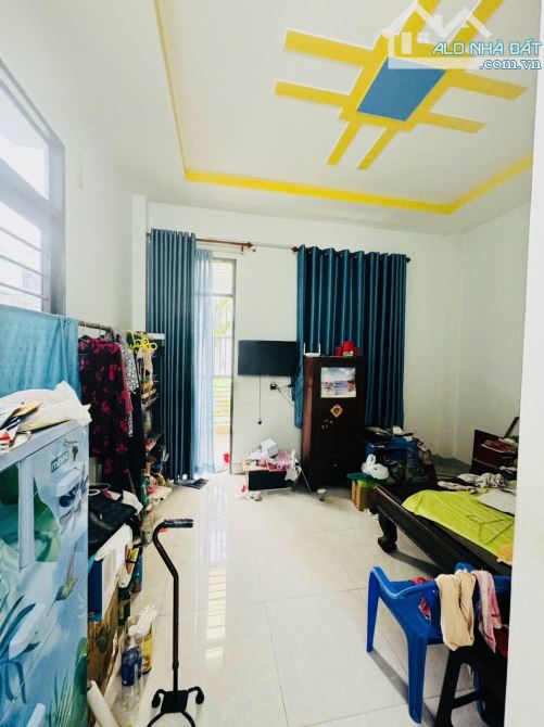 ❌HXH - Ô TÔ ĐỖ CỬA❌86m2 (4.3x 20m)  Ngang 6m - 3 tầng BTCT Nở hậu - N. Văn Quá - 5.x tỷ - 4