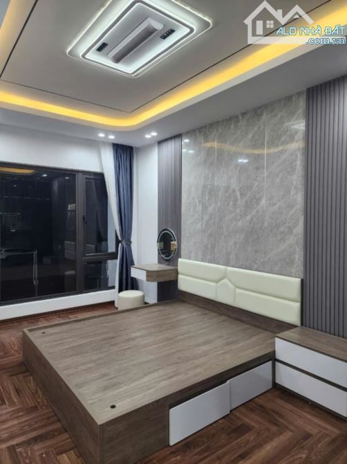 BÁN GẤP NHÀ ĐẸP NGUYỄN SƠN – NGUYỄN VĂN CỪ 42M x 6T, THANG MÁY, FULL NỘI THẤT. GIÁ 9.6 TỶ - 4