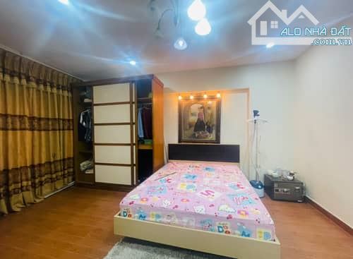cần tiền bán gấp nhà Võng Thị -Tây Hồ căn góc 2 thoáng 53m2x5tầng,Mt 5m,giá chỉ 16tỷ - 4