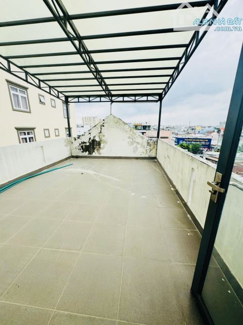 ❌HXH - Ô TÔ ĐỖ CỬA❌86m2 (4.3x 20m)  Ngang 6m - 3 tầng BTCT Nở hậu - N. Văn Quá - 5.x tỷ - 9