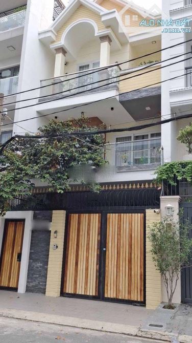 Ô tô đỗ tận cửa, nhà 4.5x18.5m, Cộng Hòa, ngay khu VIP K300, giá 8 tỷ