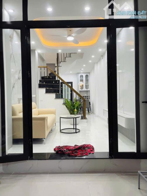 NHÀ ĐẸP ĐÓN TẾT NAM DƯ HOÀNG MAI – 36 M 3 TẦNG – ĐẸP LONH LANH – 4 NGỦ, CHỈ 4,5 TỶ.