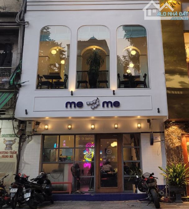 Bán Nhà Mặt Phố Hàng Gai, Hoàn Kiếm DT 80m2 x 5T MT:4,5m. Giá Rẻ.