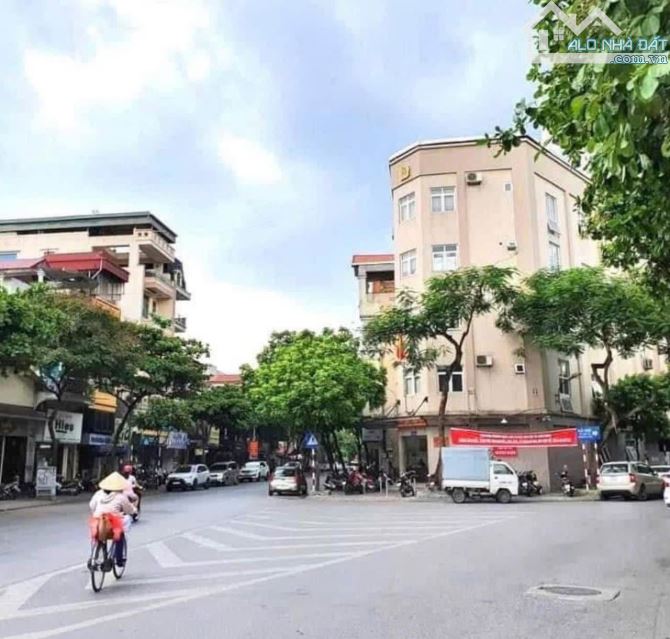 Siêu Đẹp,Siêu Hiếm.NHÀ 3 Tầng Mặt phố Ngọc Lâm.Long Biên.100m,MT6,3m.Chỉ tính giá Đất.