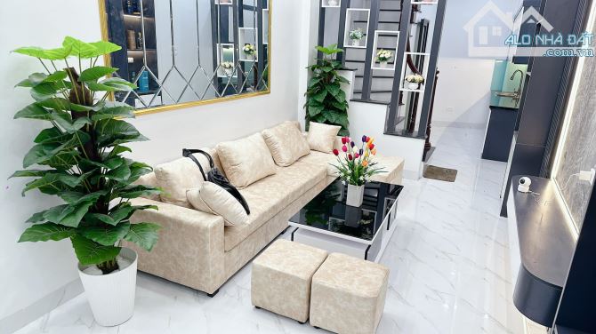 Doãn Kế Thiện_40m2_6 tầng_oto đỗ cửa_kinh doanh mọi mặt hàng