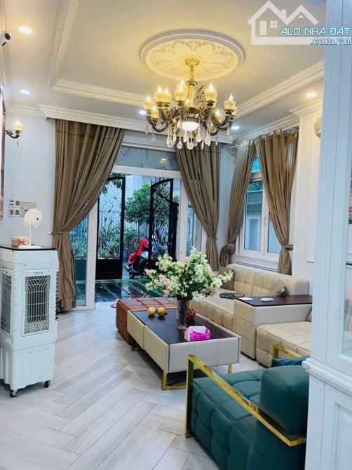 120M2 - Đường 8M - Biệt Thự Sân vườn - Tặng Full Nội Thất Cao Cấp