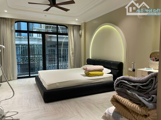 Nhà đẹp lung linh Hào Nam: 48m x 7T, gara, thang máy - 21 tỷ