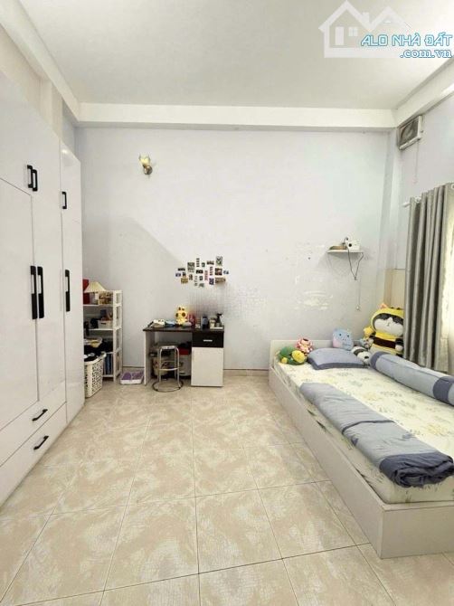 Ô tô đỗ tận cửa, nhà 4.5x18.5m, Cộng Hòa, ngay khu VIP K300, giá 8 tỷ - 1