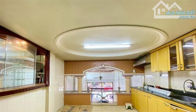 Bán nhà Đường Cát Dài, Phường Cát Dài, Chân,  5 tầng, 13,2 tỷ. - 1