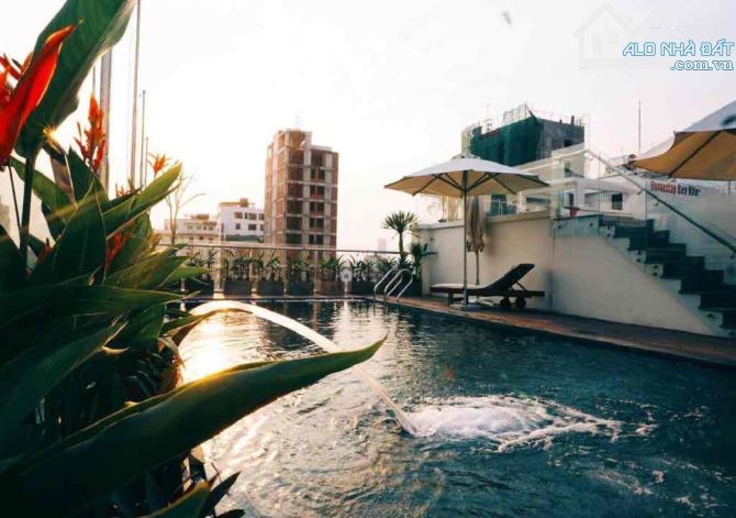 Cần bán khách sạn đường Hoàng Kế Viêm. DT 315m2. Cách biển Mỹ Khê 1 phút - 1