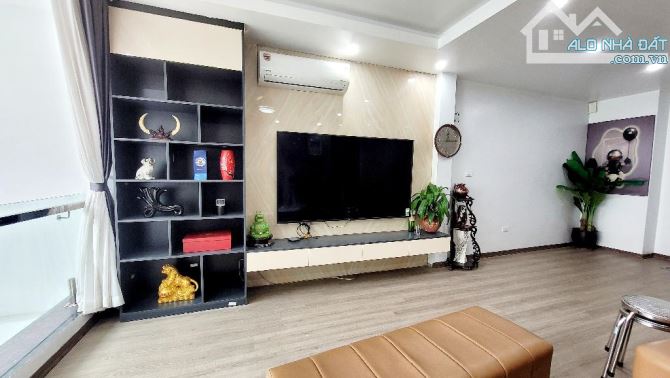 Bán nhà Dịch Vọng: 46m2, cạnh công viên Cầu Giấy, lô góc 2 mặt ngõ cực thoáng, 10.4 tỷ - 1