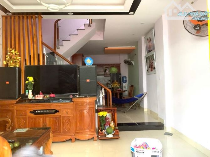 HẺM XE TẢI, NHÀ 3 TẦNG, NGANG 4,7M KHU PHÂN LÔ BÌNH CHIỂU - 1
