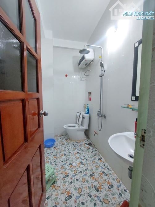 Bán Nhà Âu Cơ-Ngõ Rộng-Full Nội Thất -Phân Lô-30m2-7,1 TỶ - 2