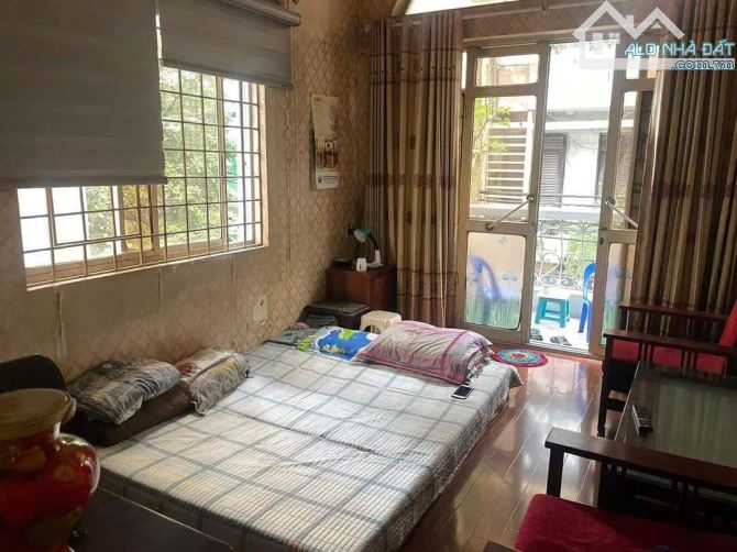 Bán nhà La Thành, DT 36m x 3 tầng, mặt tiền 3.3m, lô tô tránh, 10.5 tỷ đồng - 2