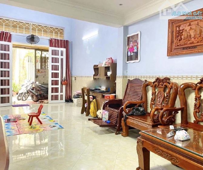 Khu hiếm nhà, sát ngay Cư xá Bắc Hải, DT 70m2, 3 tầng, nhỉnh 7 tỷ - 2