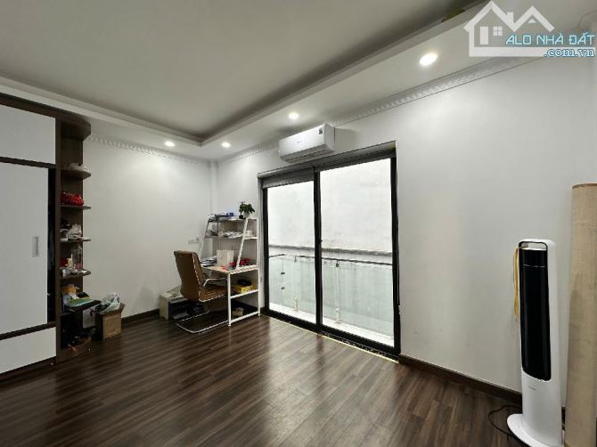 Nhà phố tam Trinh _ hoàng Mai 37m / 5 tầng / giá 5,4tỷ - 2
