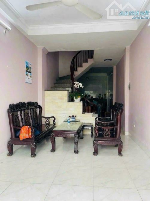 Bán nhà 4 tầng x 40m2 View vườn hoa khu TĐC phường Giang Biên - 2