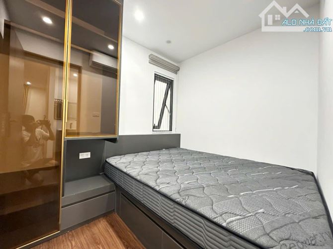 CUỐI NĂM CẦN BÁN GẤP TÒA NHÀ APARTMENT 8 TẦNG 28P TẠI PHỐ NGUYỄN KHANG - CẦU GIẤY - 2