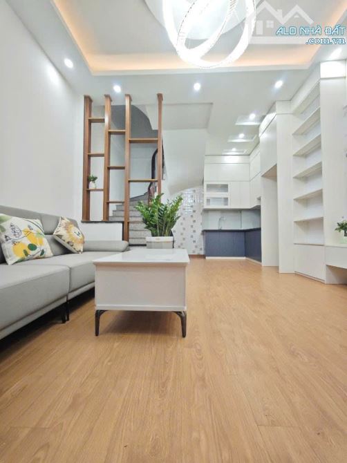 BÁN NHÀ TRUNG TÂM MỸ ĐÌNH - NHÀ ĐẸP - GẦN PHỐ - 20M RA Ô TÔ - DT 33M2, 5 TẦNG, HƠN 7 TỶ - 3