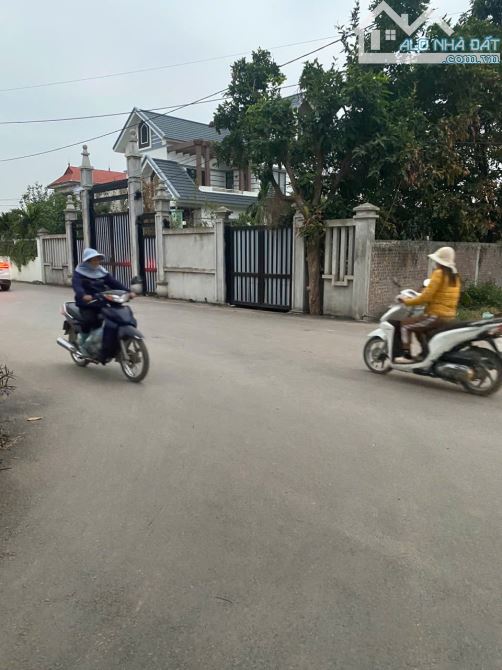 Bán Lô Góc 108,8m full Thổ Cư, Đường container. Tại cd Quán Trạch - Liên Nghĩa - Văn Giang - 3