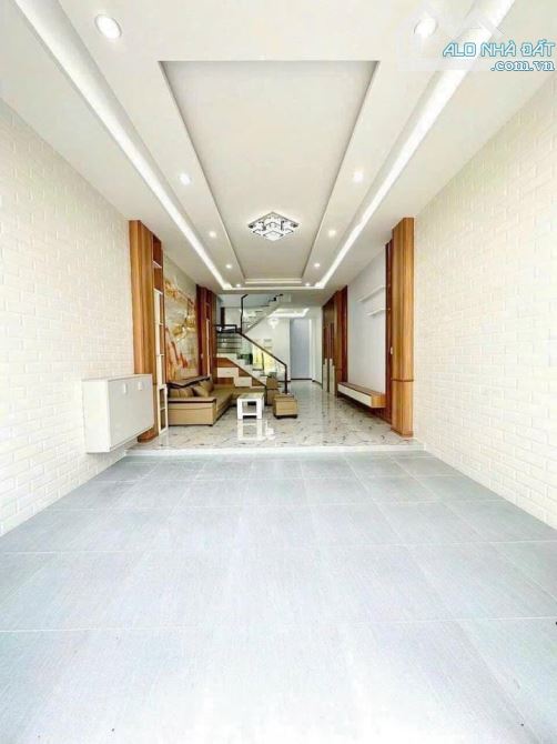 Nhà 100m2 Gần UBND Tân Phong  Phù Hợp Mở Văn Phòng Hoặc Cửa Hàng.1,870 tỷ - 3