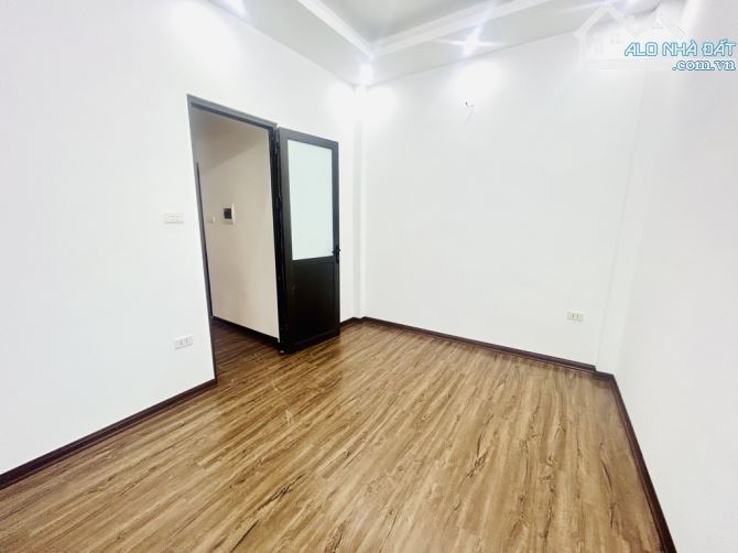 Bán Nhà Ngõ 325 Kim Ngưu, 40m², 5 Tầng, 6 PN – Giá 7,5 Tỷ gần OTO - 3