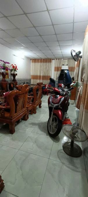 căn nhà 2 mặt tiền hẽm , ô tô vào nhà  95m2 đường Hoàng Hữu Nam, Long Thạnh Mỹ , Quận 9 . - 3