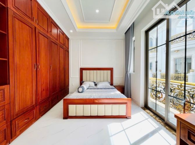 GIẢM SÂU 1,5tỷ -  Phong cách Tân cổ điển - hẻm xe hơi Nguyễn Văn Khối - 5 tầng với 10,2 tỷ - 3