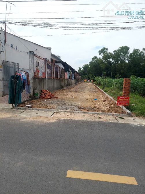 Cần bán nhanh đất thổ MT đường nhựa Nhơn Trạch giá rẻ 3,5ty/270m,KD mua bán sầm uất. SHR - 4