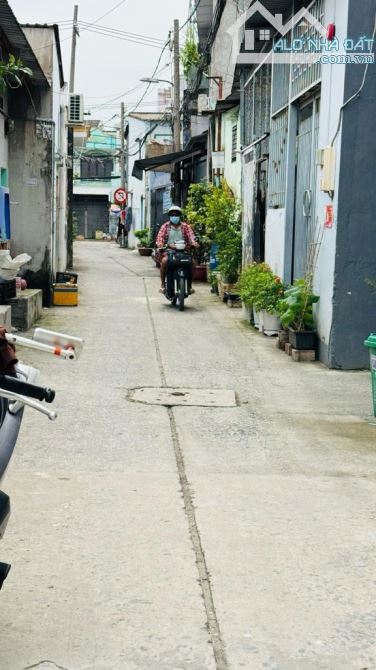 NHÀ SÁT TÊN LỬA, 4 tầng, 4x18, TỈNH LỘ 10, 6 tỷ xíu - 4